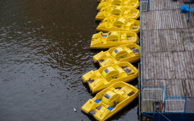 Rowerki wodne nad Jeziorem Dobczyckim – czy warto spróbować?