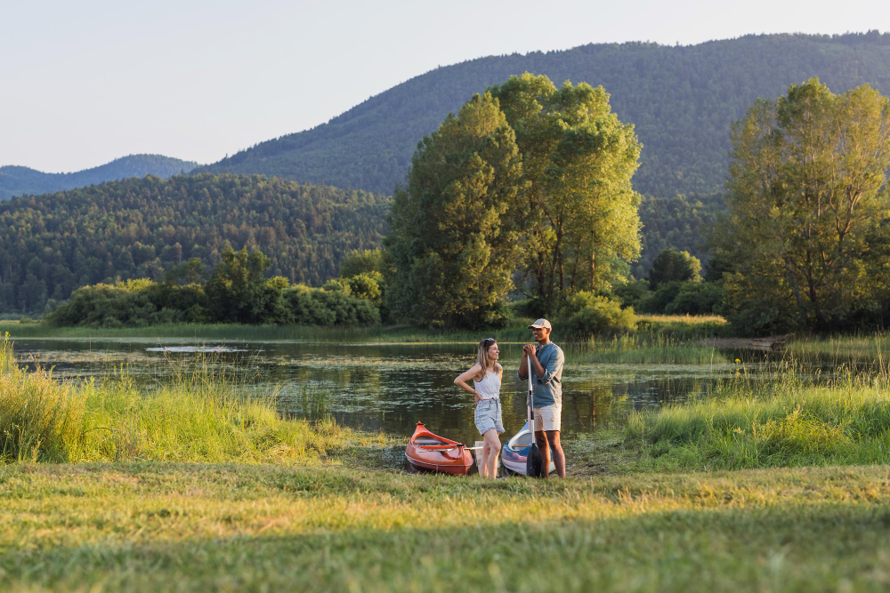Piknik nad&nbsp;Jeziorem Dobczyckim – gdzie rozłożyć koc i&nbsp;jak zaplanować dzień bez&nbsp;nerwów