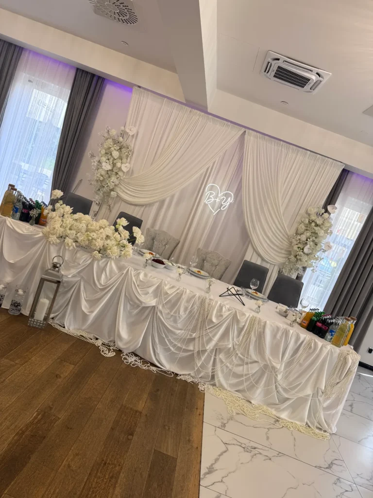 Elegancka sala bankietowa Fantazja przygotowana na wesele